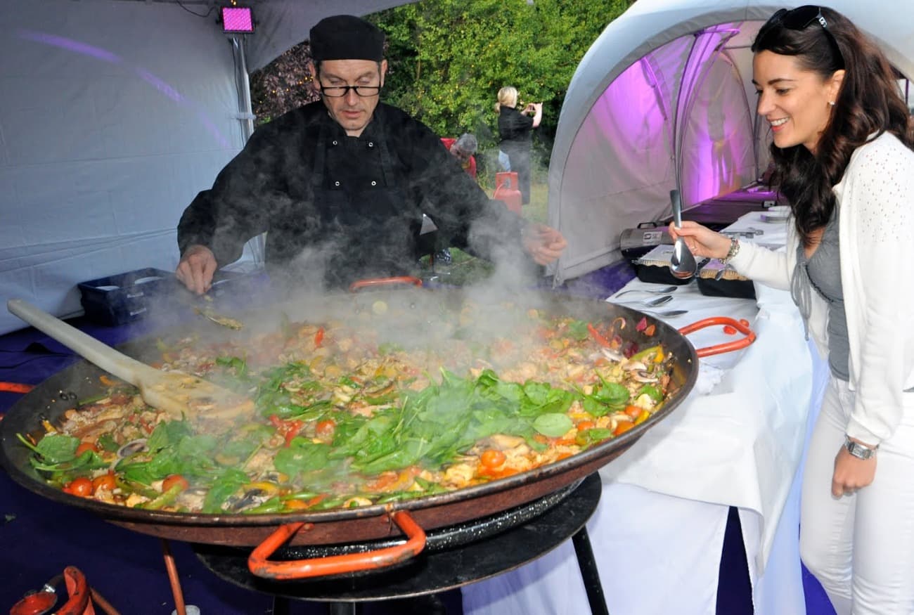 giant pan paella